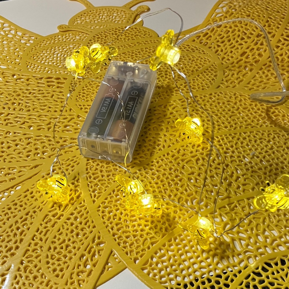Bee decor . I used only for decor. Rae Dunn mug. Rae Dun honey pot. Other items - Picture 13 of 13